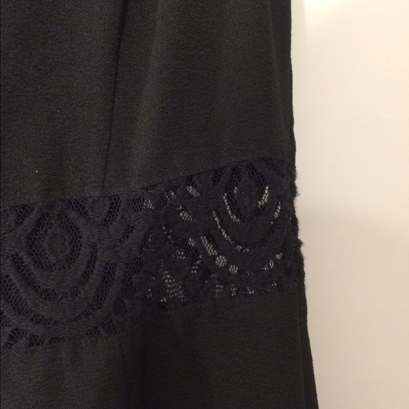 50% OFF Black skater dress with lace detailing - Picture 3 of 4