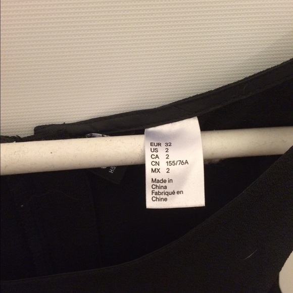 50% OFF Black skater dress with lace detailing - Picture 4 of 4