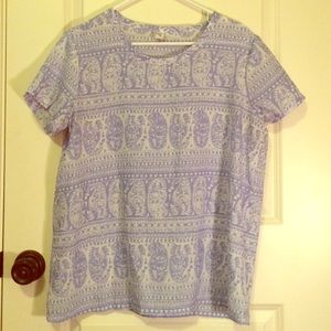 Blue and light gray design top