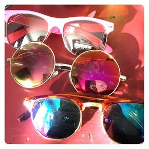 Bundle of 3 pairs of sunglasses 😎☀️