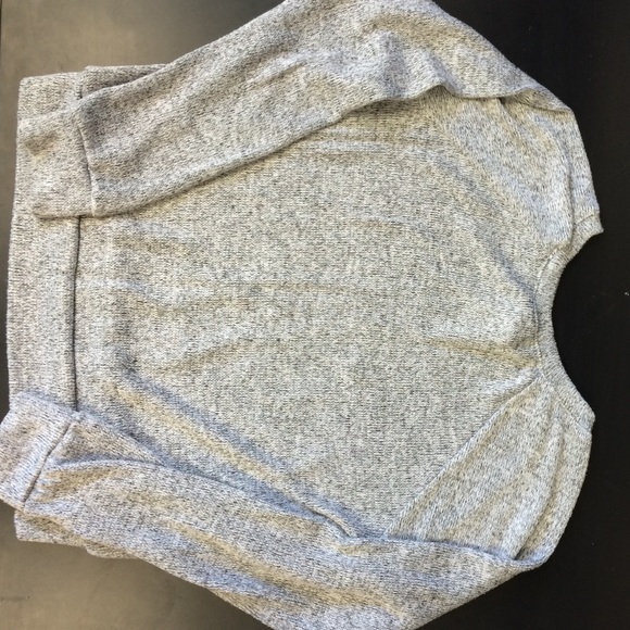 🌷SALE🌷Gray graphic sweater - Picture 3 of 4