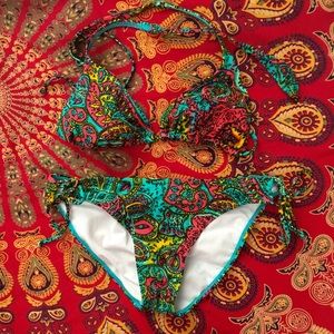 Neon paisley bikini 🌺