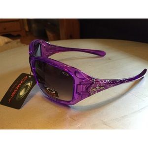 Brand New Woman's Oakley's w/case