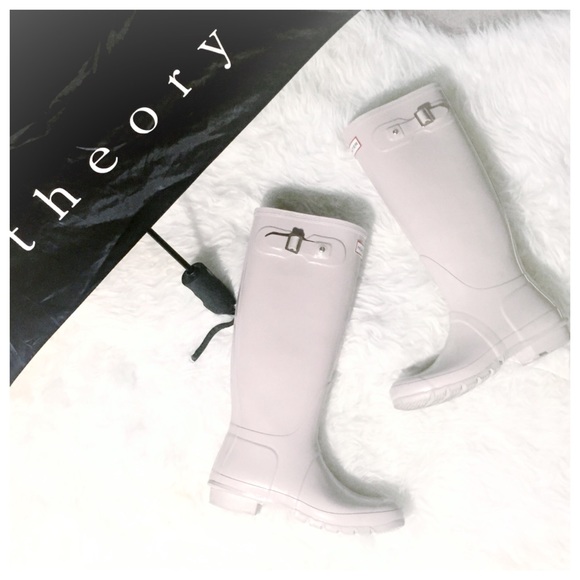 PRICE REDUCED 🌧 PARCHMENT HUNTER RAIN BOOTS 🌧