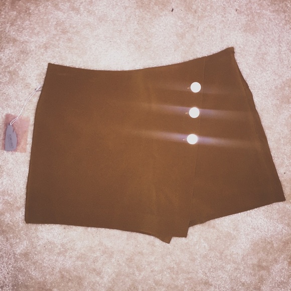 Olive green skort - Picture 2 of 4