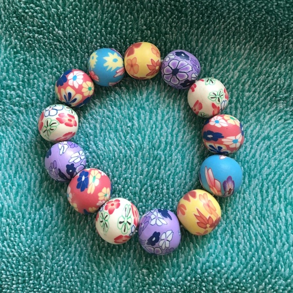 Vintage- style beaded bracelet