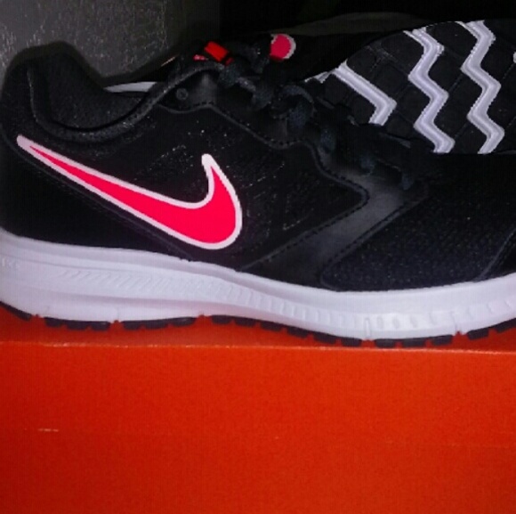 Womens Nike Downshifter 6(runs small) - Picture 3 of 3
