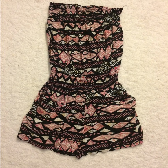 Mini Aztec print romper🌺 [sold]