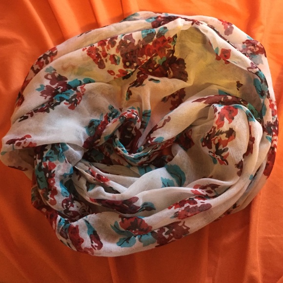 Scarf - Picture 2 of 3