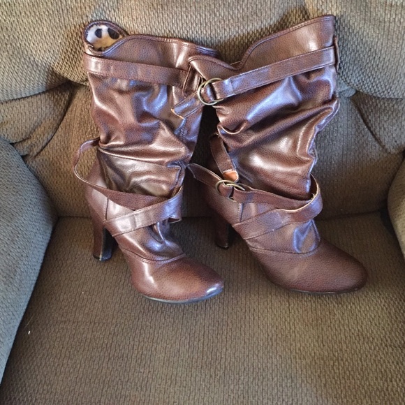 Boots - Picture 1 of 3