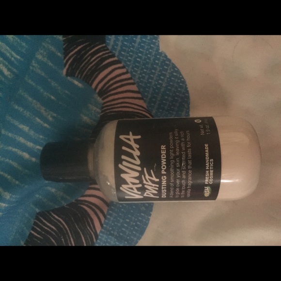 Vanilla puff dusting powder