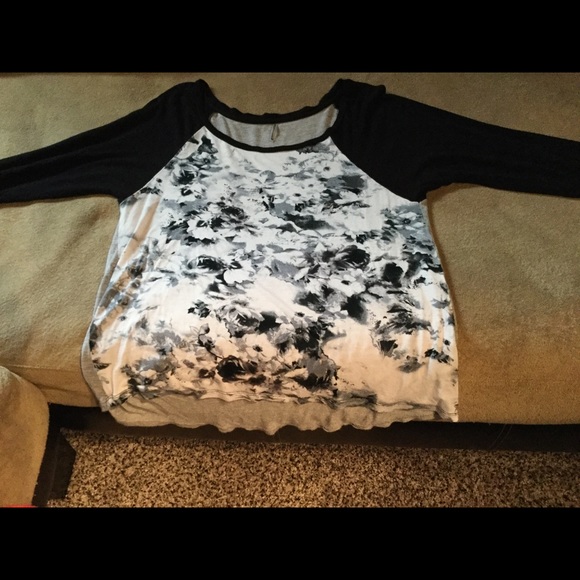 Flowery tee