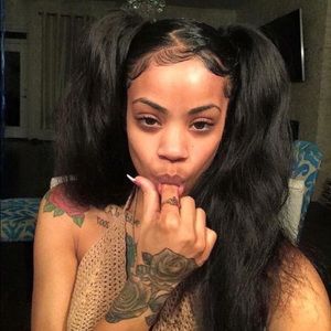 Meet your Posher, Crystal