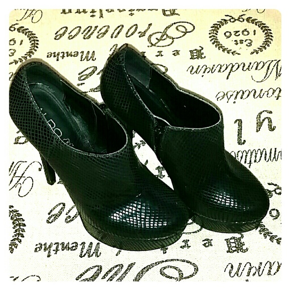 Black Aldo Booties