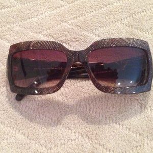 Beautiful Chanel sunglasses perfect condition
