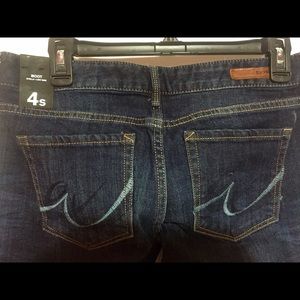 Express Stella Bootcut Size 4 Short NWT