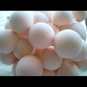 Birthday cake bath bombs