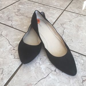 Nine West pointy flats. Only worn once!