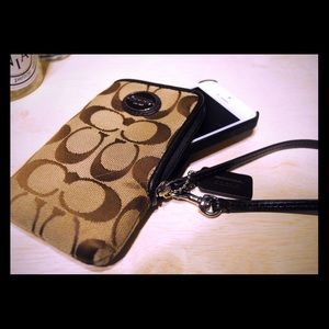Coach Leather & Canvas iPhone Clutch Case 4/5/5s