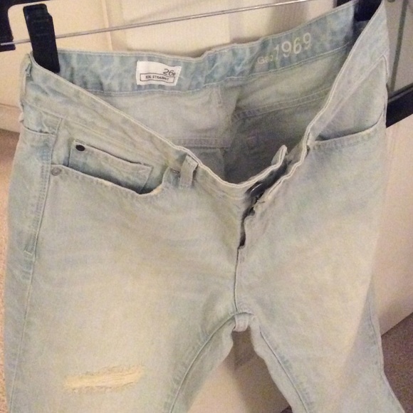 Real Straight Ripped Jeans