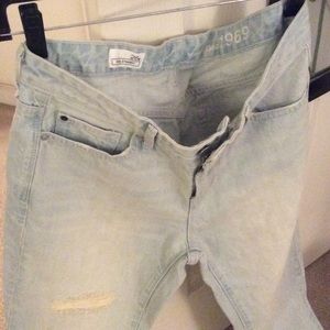 Real Straight Ripped Jeans