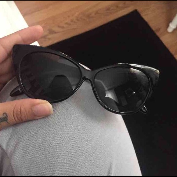 NWOT cat eye sunglasses - Picture 1 of 3