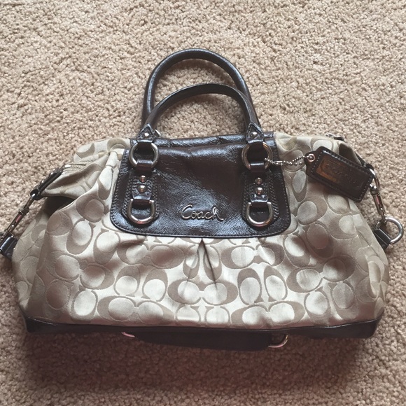 Coach Hand Bag 💛