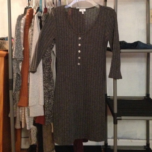 Ribbed gray mini dress