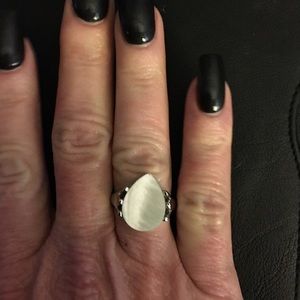 Sterling Silver & Mother of Pearl Ring size 7