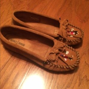 Minnetonka moccasins- Size 8