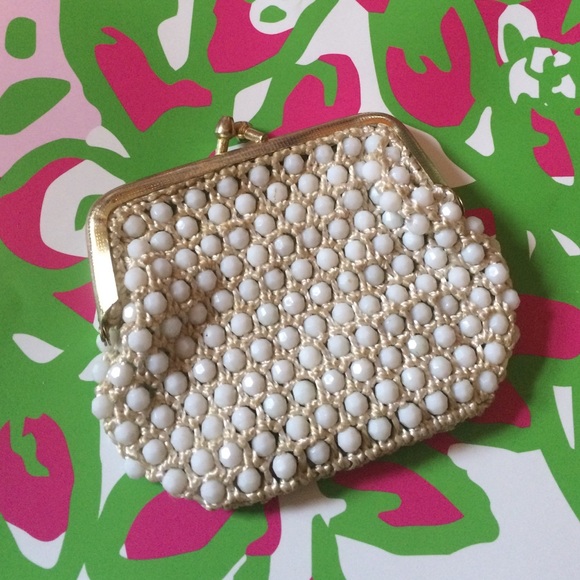 Antique beaded hangs purse
