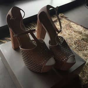 Jessica Simpson heels