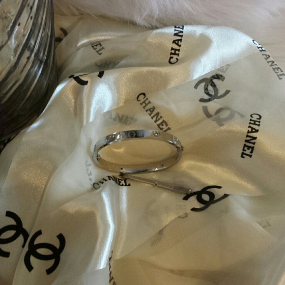 Jewelry - (16) 7" silver with gems love bangle
