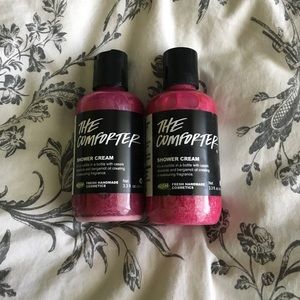 The Comforter shower cream