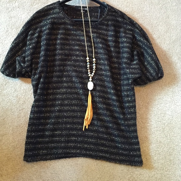Forever 21 sweater top