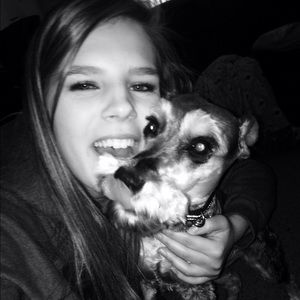 Meet your Posher, Akia