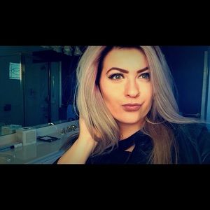 Meet your Posher, Olivia