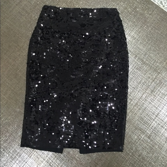 Sequined knee length skirt