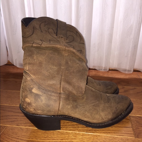 **Perfect for summer concerts** Cowboy boots