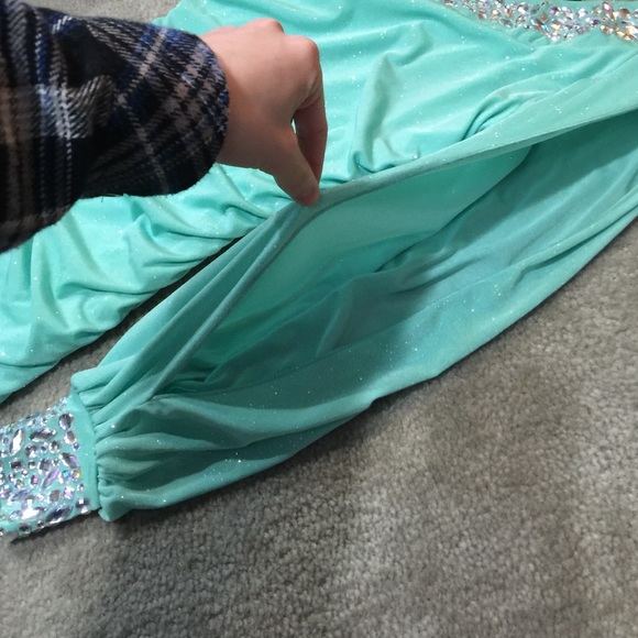 Formal Dress - Picture 4 of 4