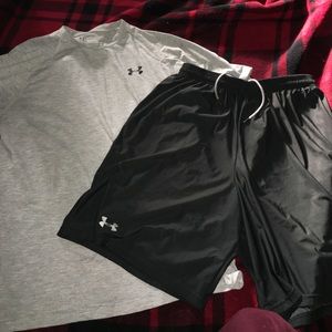 MENS Under Armour TSHIRT and shorts