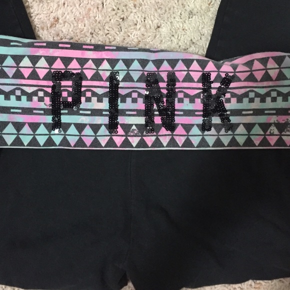 VS Pink crop yoga