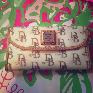 Dooney and Bourke wallet