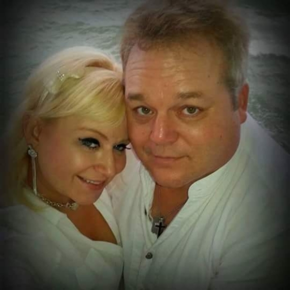Meet your Posher, Johnandkyann - Picture 1 of 4