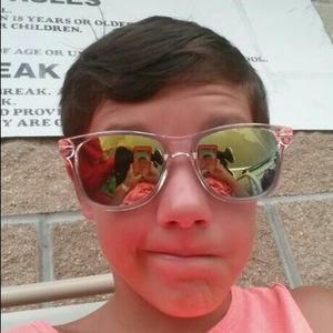 Meet your Posher, Ty