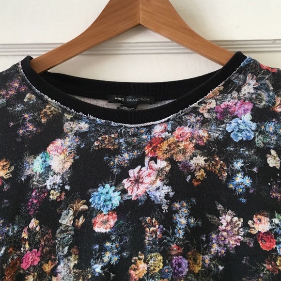 Scoop neck sweatshirt in floral print - Picture 2 of 3