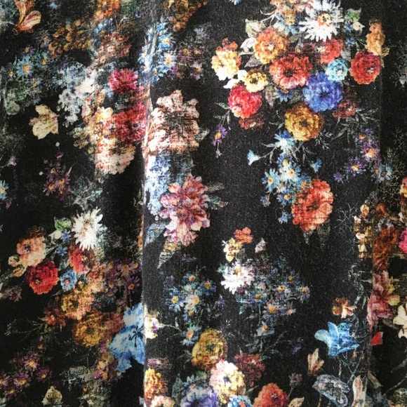 Scoop neck sweatshirt in floral print - Picture 3 of 3