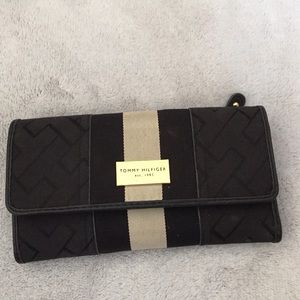Tommy Hilfiger wallet