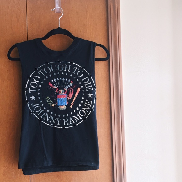 Muscle Tee