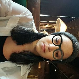 Meet your Posher, Jasmine